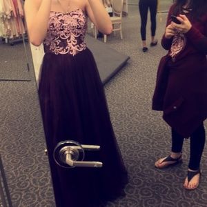 Prom dress size 8 wore once very good condition